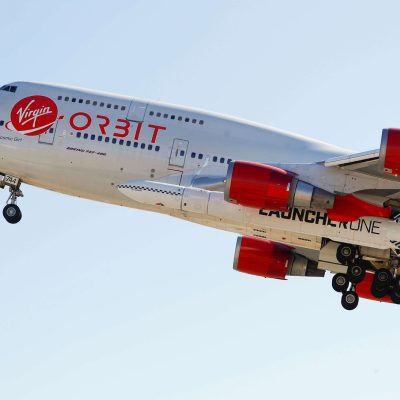 هواپیمای بوئینگ 747 کاسمیک گرل با موشک لانچر وان شرکت ویرجین اوربیت